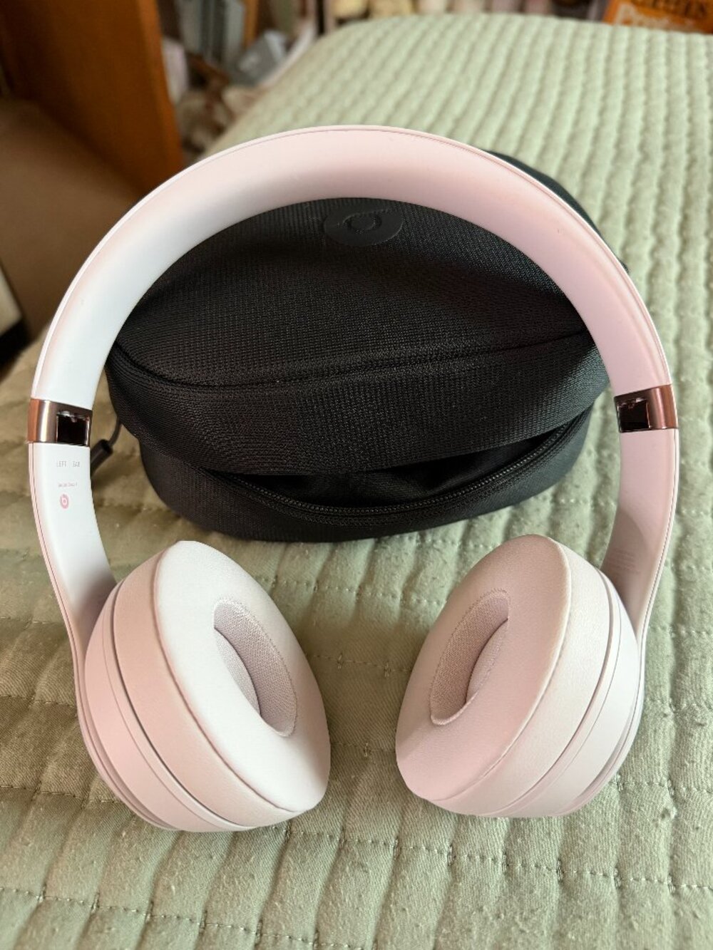 Beats Solo 4 Cloud Pink